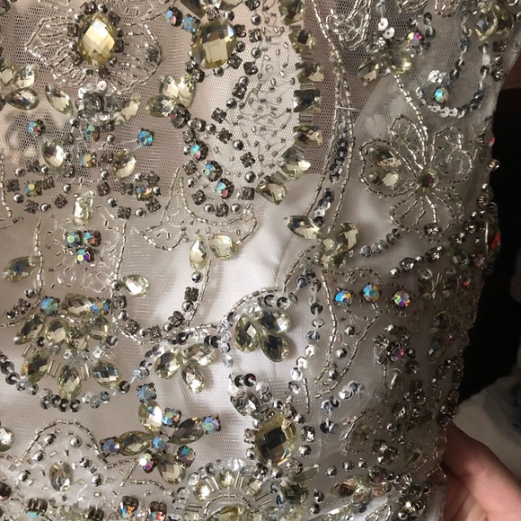 Sherri Hill. Beaded top with Tulle Skirt. Size 0. - Picture 3 of 8